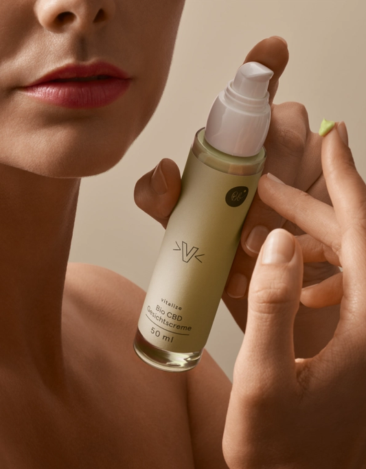 BioBloom Bio CBD Gesichtscreme